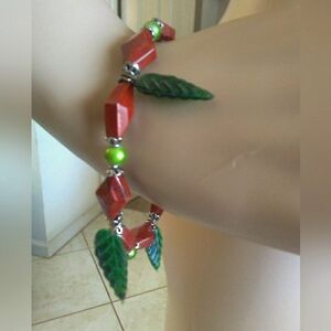 VINTAGE BRACELET W/ RUST COLOR DIAMOND SHAPE STONE, BEADS , LEAVES UNIQUE TOGGLE